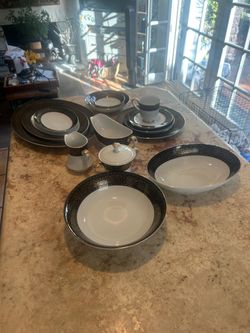 Pristine Vintage Seyei Fine China Set - Regency 6908 - Service for 12 (89 Pcs)