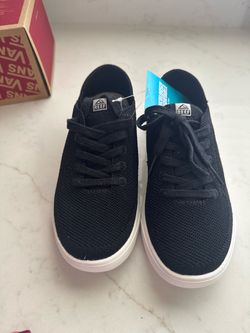 New kids, reef shoes, size 2