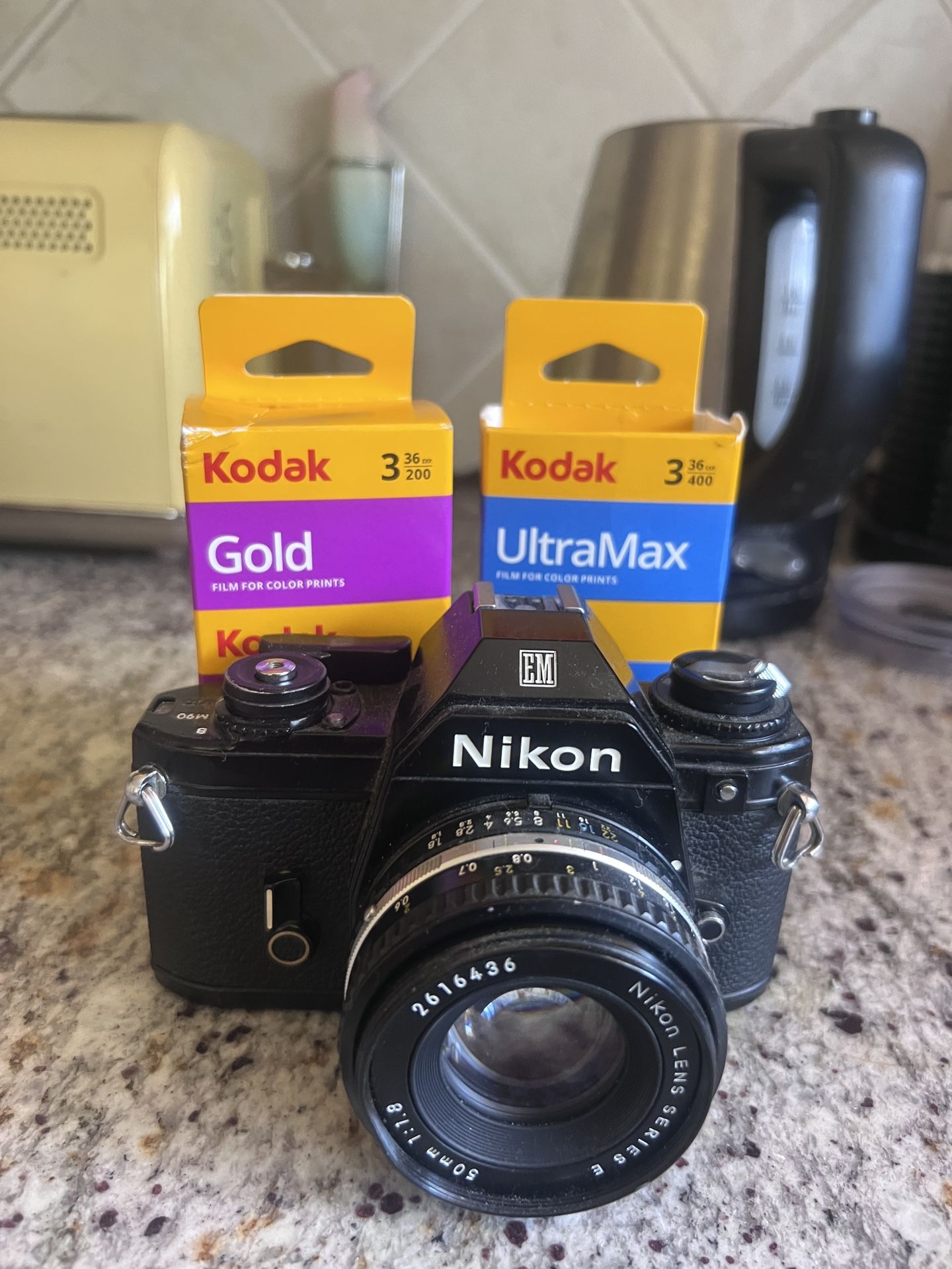 nikon em 35mm 