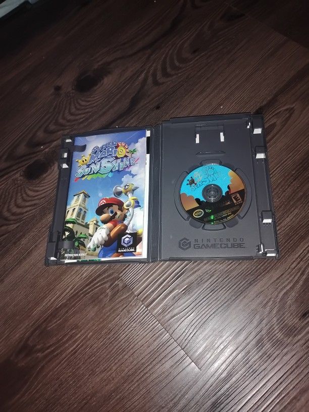 Super mario SunShine Gamecube Game With Player Guide