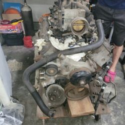 4.8 Chev Engine