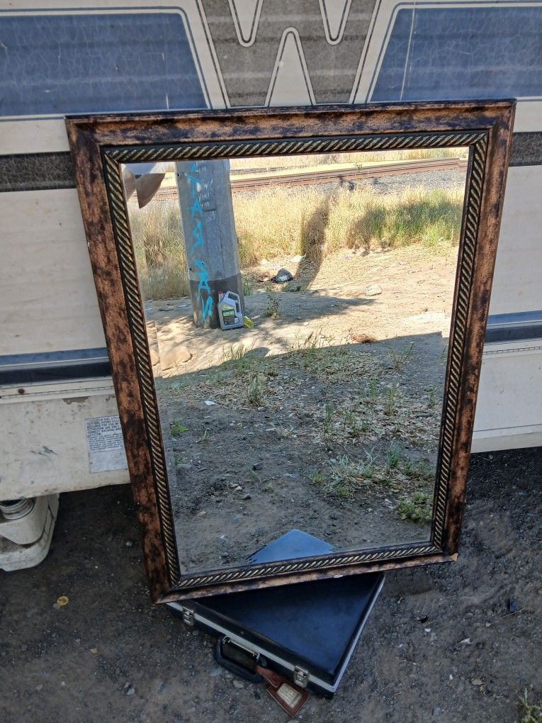 Mirror 29in.- 41in.