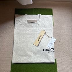 White essential shirt