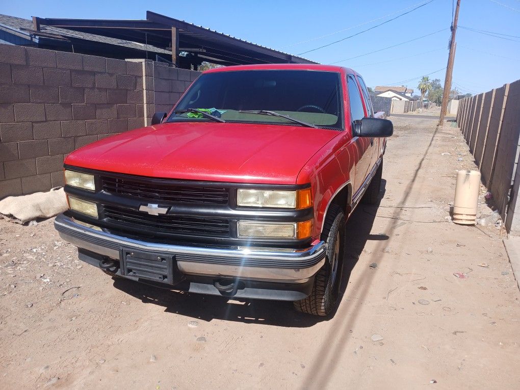 Chevy Silverado 98  Z71 4x4 V8 Vortec 