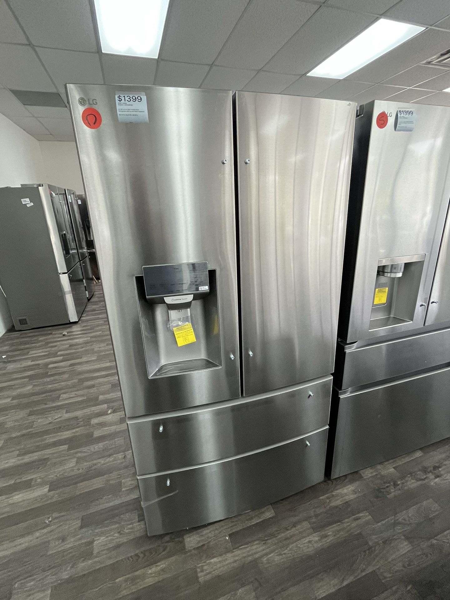 $1399 LG 28 Cu Ft 4 Door French Door Fridge, Ice & Water, One Yr Warranty