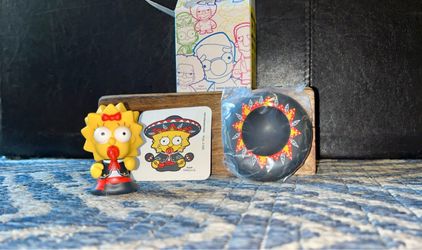 Kidrobot Simpsons Lisa Simpson Mariachi Mini Figure Series 2 Kid Robot