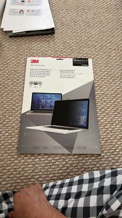 3M™ Privacy Filter for 14in Laptop. It’s the Gift If You Spend Over 100$ Check My Profile