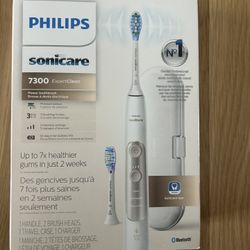 Philips Sonicare ExpertClean 7300 Electric Toothbrush - New 