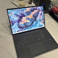 LG Gram 16″ Laptop – Intel Core Ultra 7, 32GB RAM, Excellent Condition