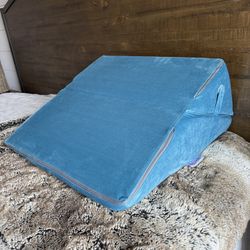 Wedge pillow