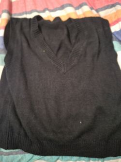Cropped black sweater vest