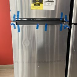 Whirlpool 18 cu. ft. Top Freezer Refrigerator in Stainless Steel