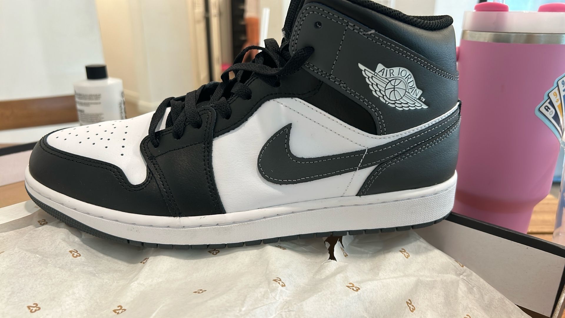 Air Jordan 1 Mid