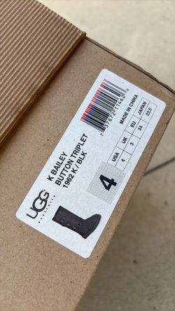 Uggs size 4 kids