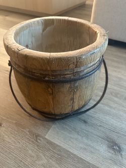Newborn wooden prop