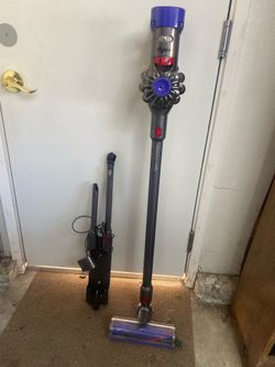 Dyson V7 Animal+ Cordless Vacuum LIKE NEW