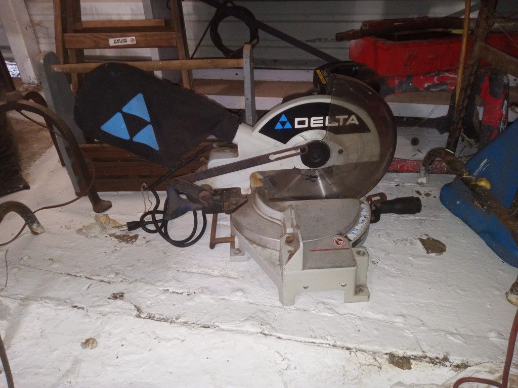 Delta Saw