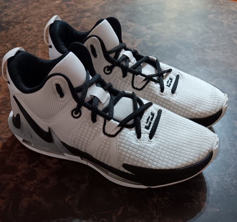 Nike LeBron Witness 7 Basketball Shoes - Men's Size 8 - Black/ White And Grey/White