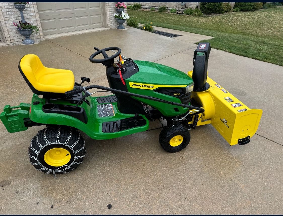 John Deere Lawn Tractor w/ Snow Blower Attachment – Like New