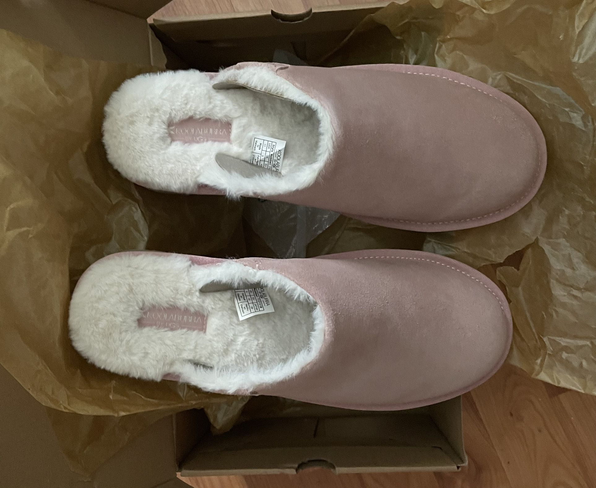 UGG Slippers Women’s Size 11 New