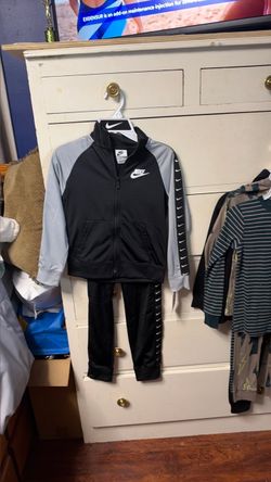 Boys Nike Sweat suit