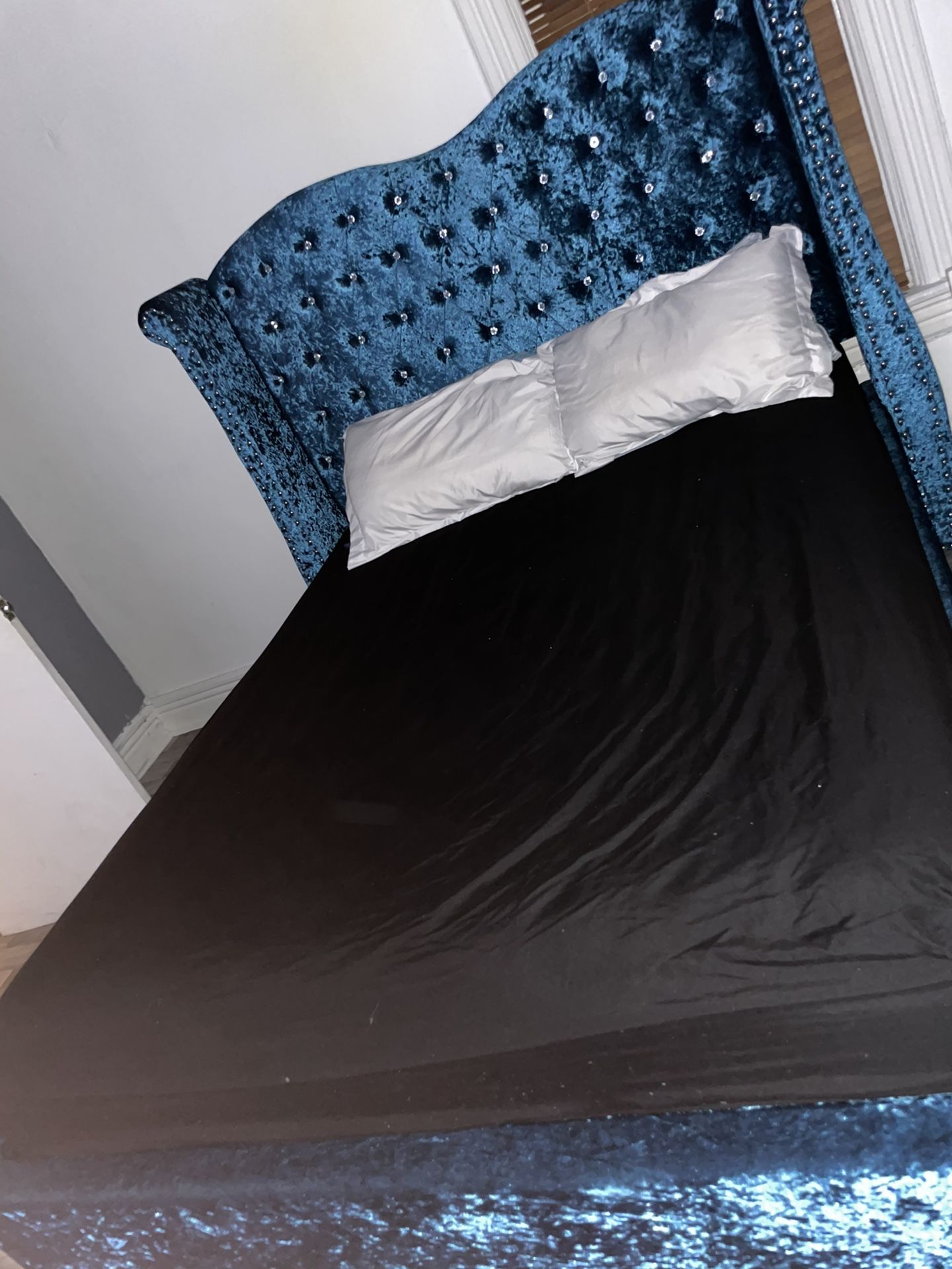 Queen Bed