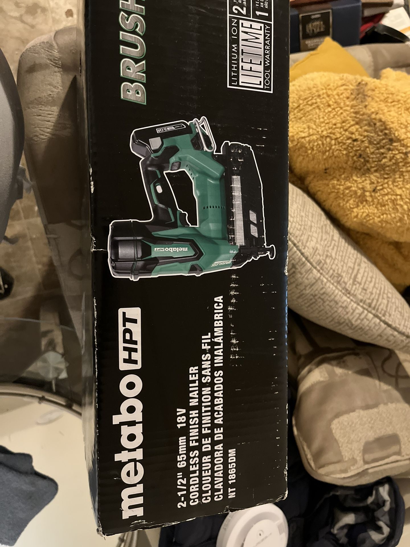 Metabo ( Cordless Nail Gun Finisher)