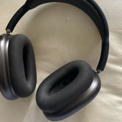 AIRPOD MAX NEED GONE ASAP 