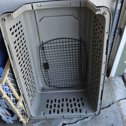 Extra Large Dog Kennel Missing Screws