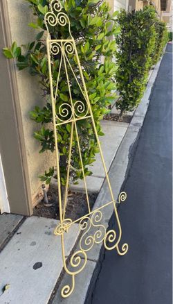 4’6” Wrought Iron Easel