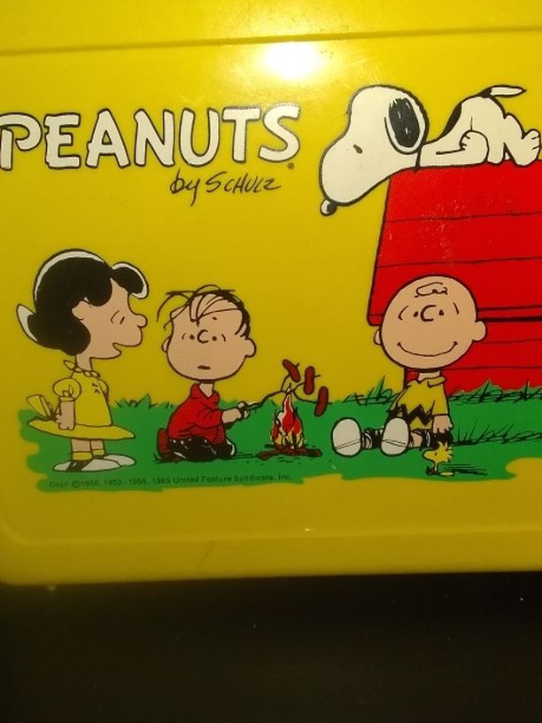 Vintage 1965 Peanuts By Schulz Plastic Lunchbox