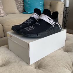 Human Race NMD x Pharrell “Black” Size 9.5