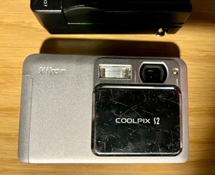 Nikon Coolpix S2 Compact Digital Camera