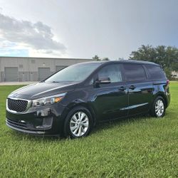 2015 Kia Sedona 