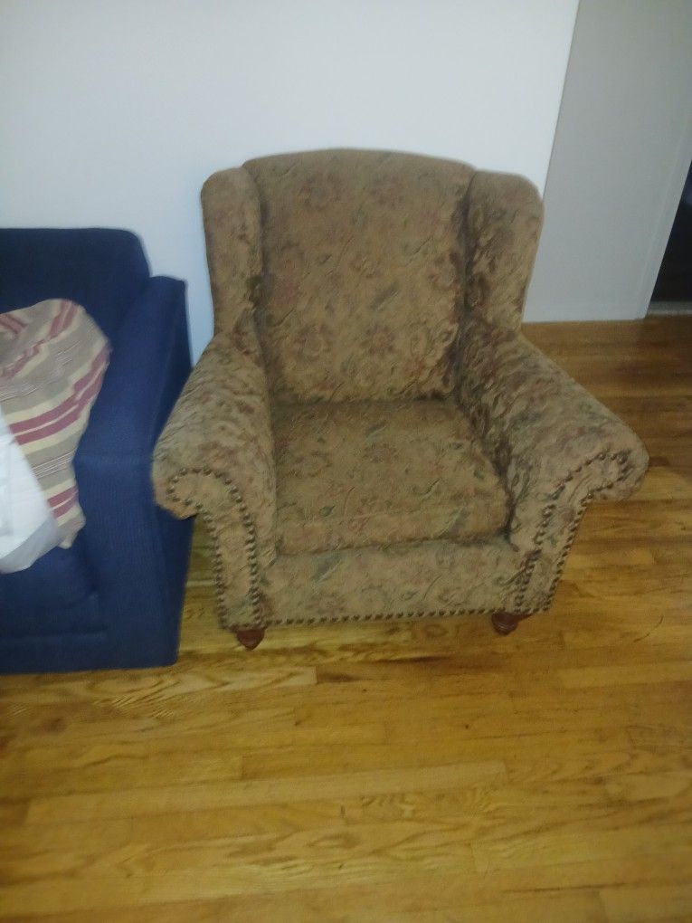 Rowe Oversized Living Room Chair 