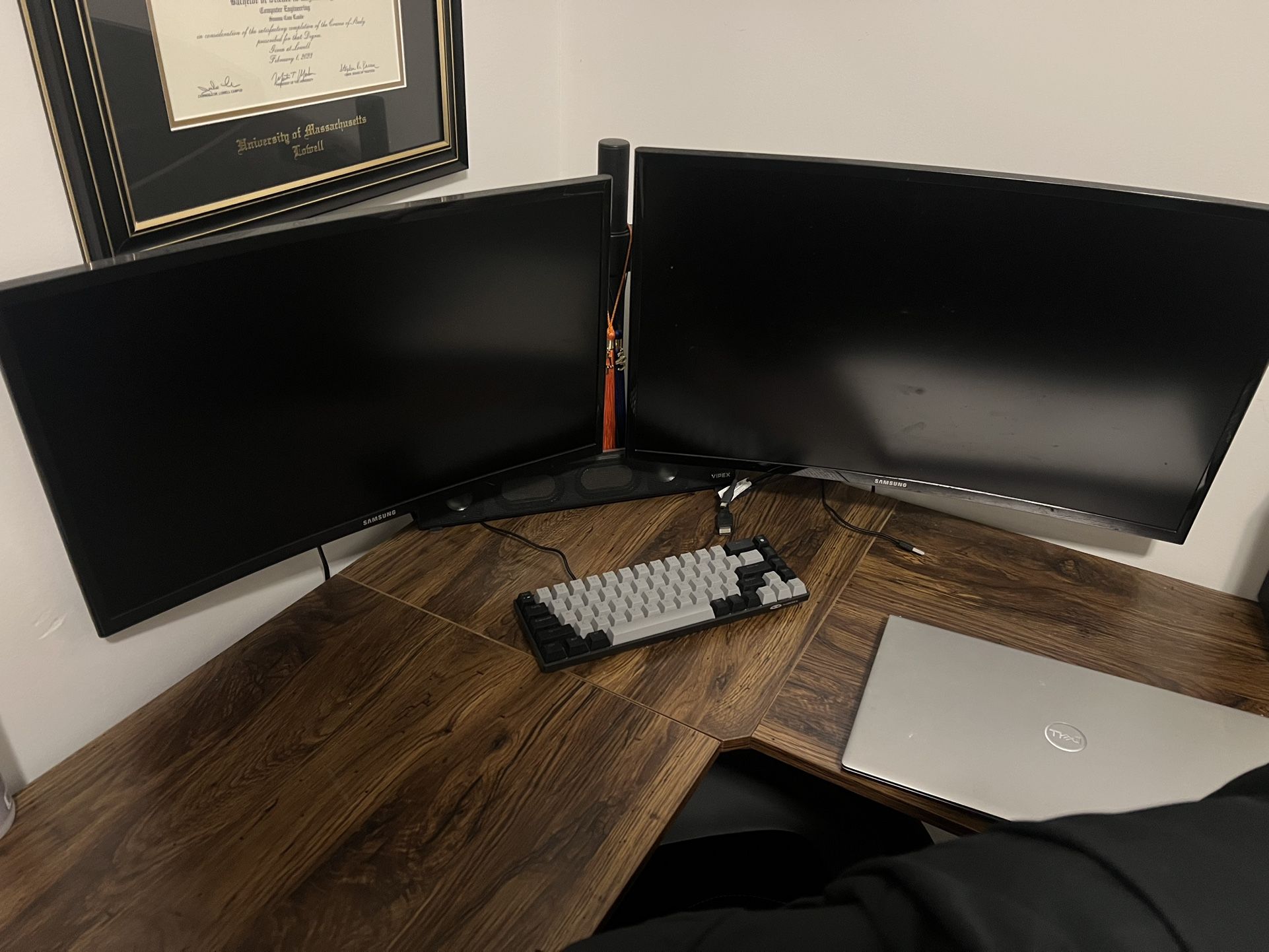 Dual Samsung Curved PC Monitors With Desk Mount