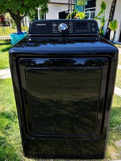 Samsung Front-Load Dryer Black