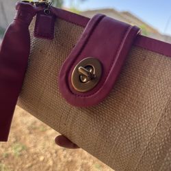  Coach Wristlet 