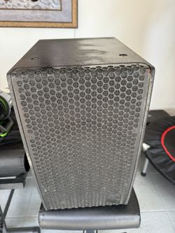 DAS Audio Quantum Q-10 - 1000W 10-inch Passive Bass-Reflex Subwoofer with Birch Plywood Enclosure in Black Finish