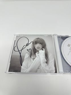 The Tortured Poets Department CD & Taylor Swift Hand Signed Photo RARE HEART! ❤️