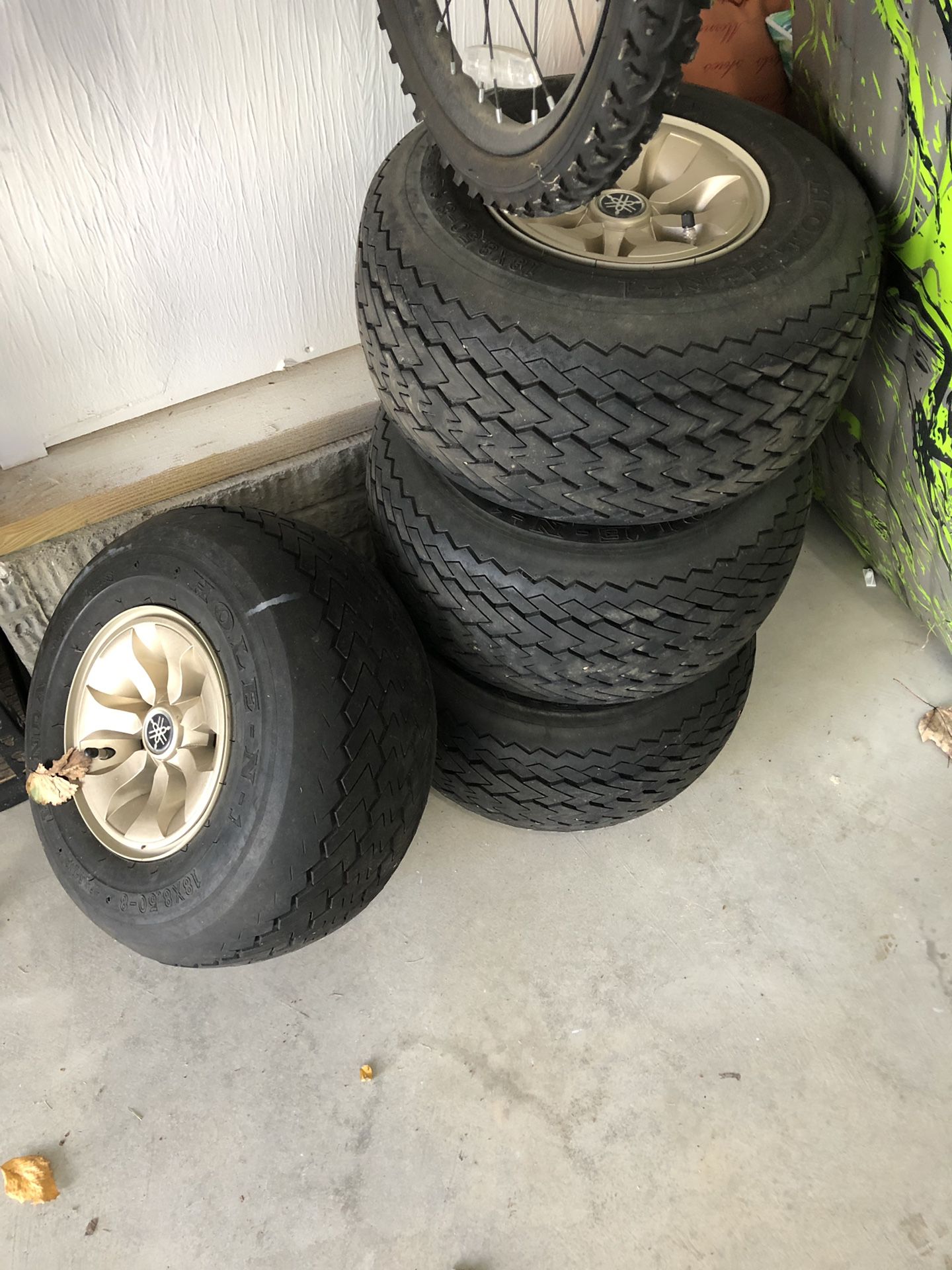 Golf cart Tires and hub caps