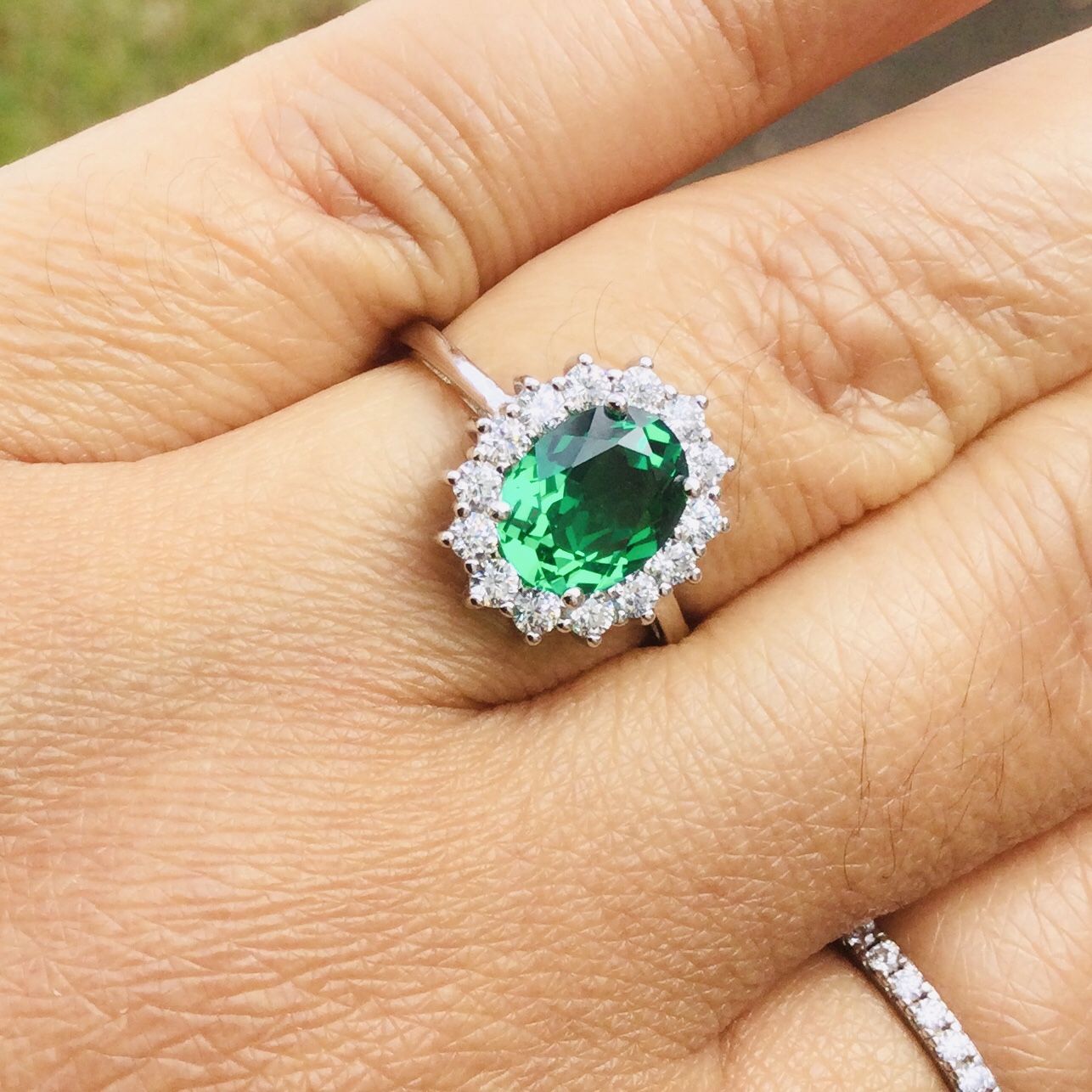 Size 7. 925 Sterling Silver Emerald