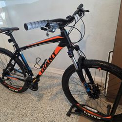 🔥🚲🔥Giant  Talon 3 27.5 mountain bike(large )🔥🚲🔥