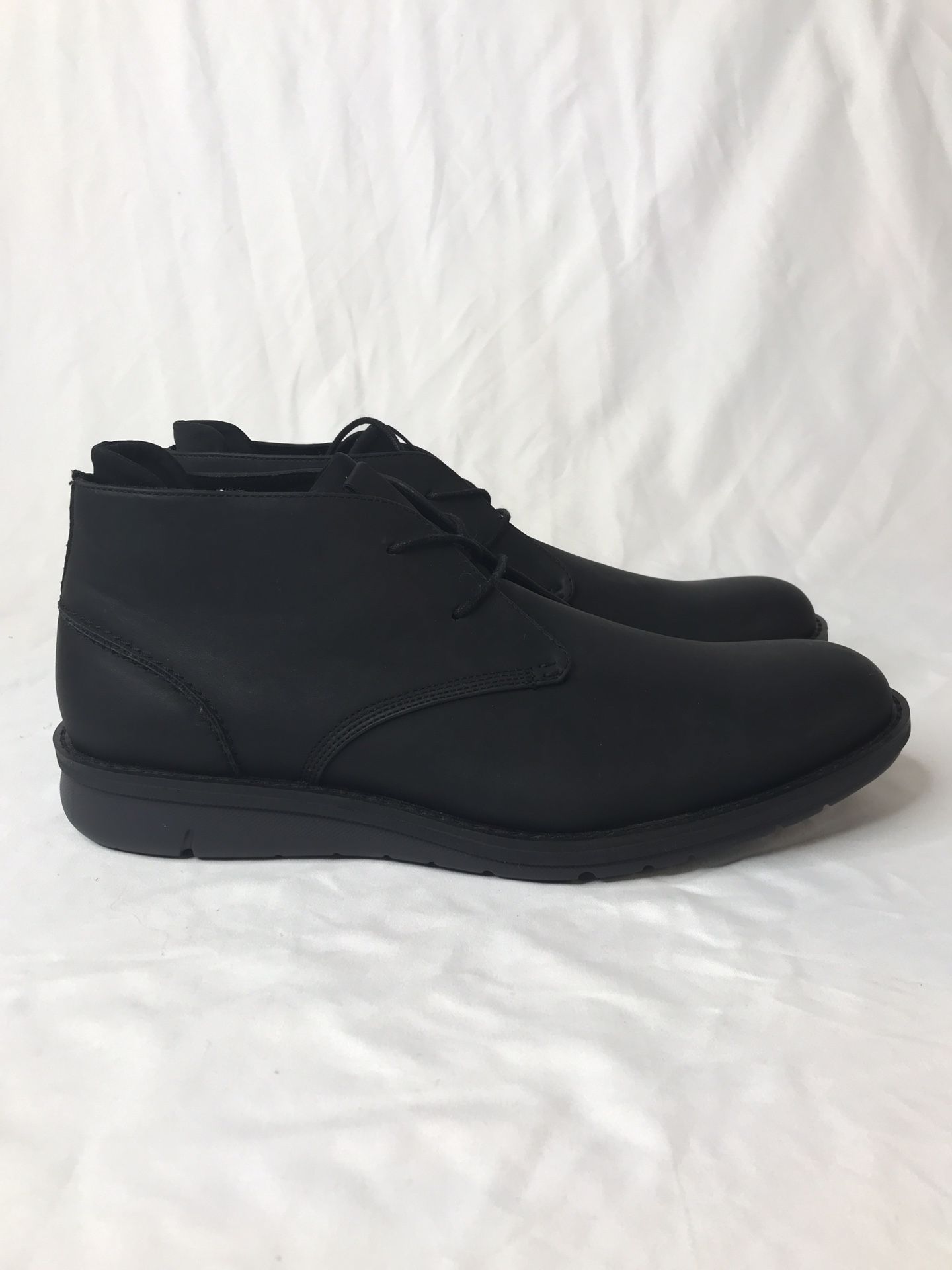 Kenneth Cole New York Men's Chukka Boot, Black/Black, Size 11 New Without original Box