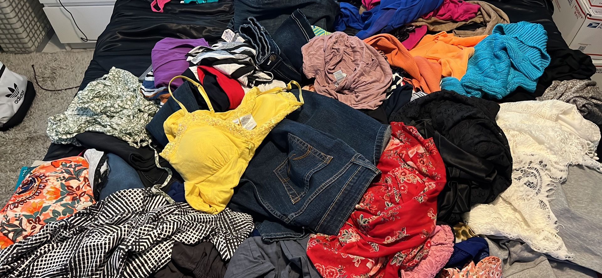 HUGE Bundle Of Clothes!! Make offers!