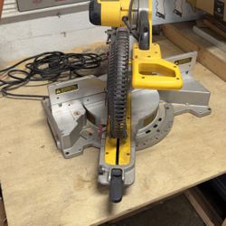 Dewalt DWS779 12 Inch Sliding Compound Miter