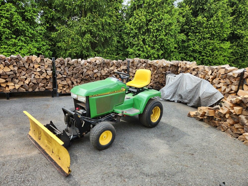 425 John Deere Garden Tractor