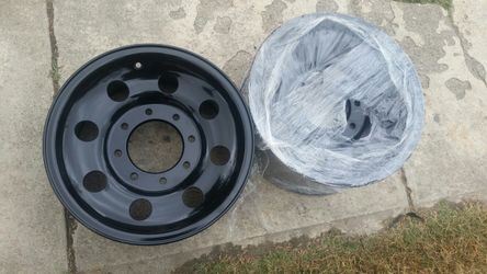Vendo estos rines de 8 birlos Son nuevos