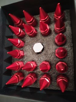NEW ALUMINUM LUG NUTS