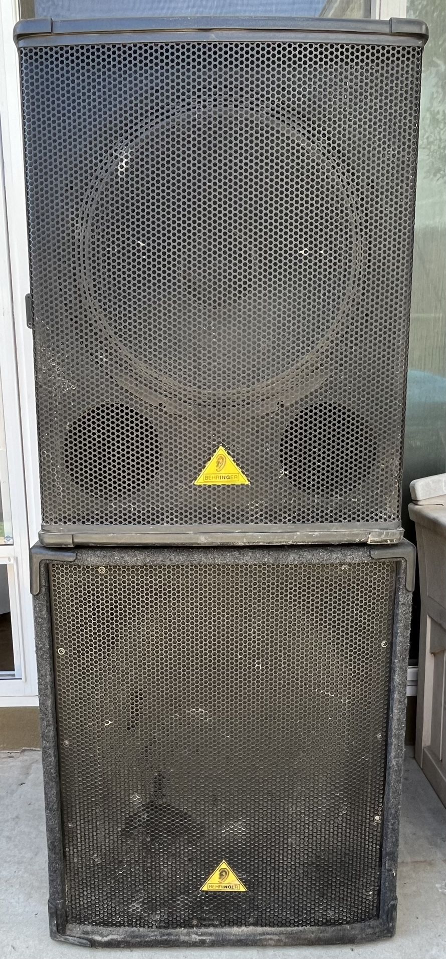 BEHRINGER SUBWOOFERS